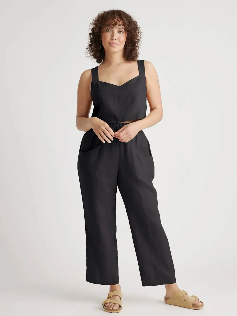 Quince | 100% European Linen Tapered Ankle Pants in Black Small